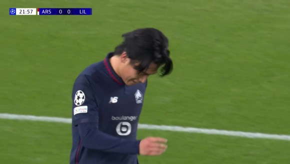 阿森纳逃过一劫！上田绮世补射破门，VAR介入判定越位